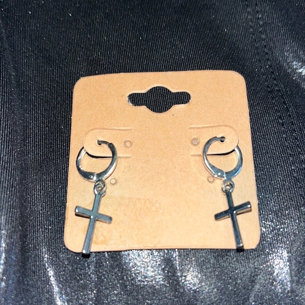 Silver color cross earrings with easy to close clasp, new